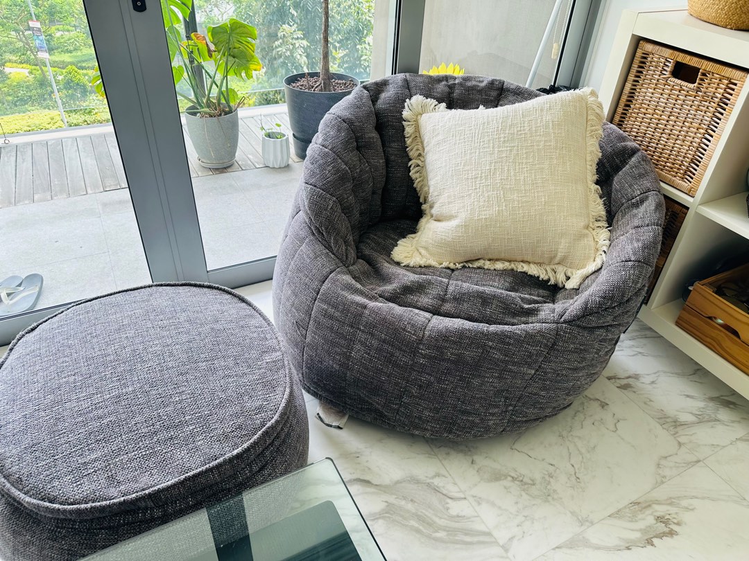 Ambient clearance lounge chair