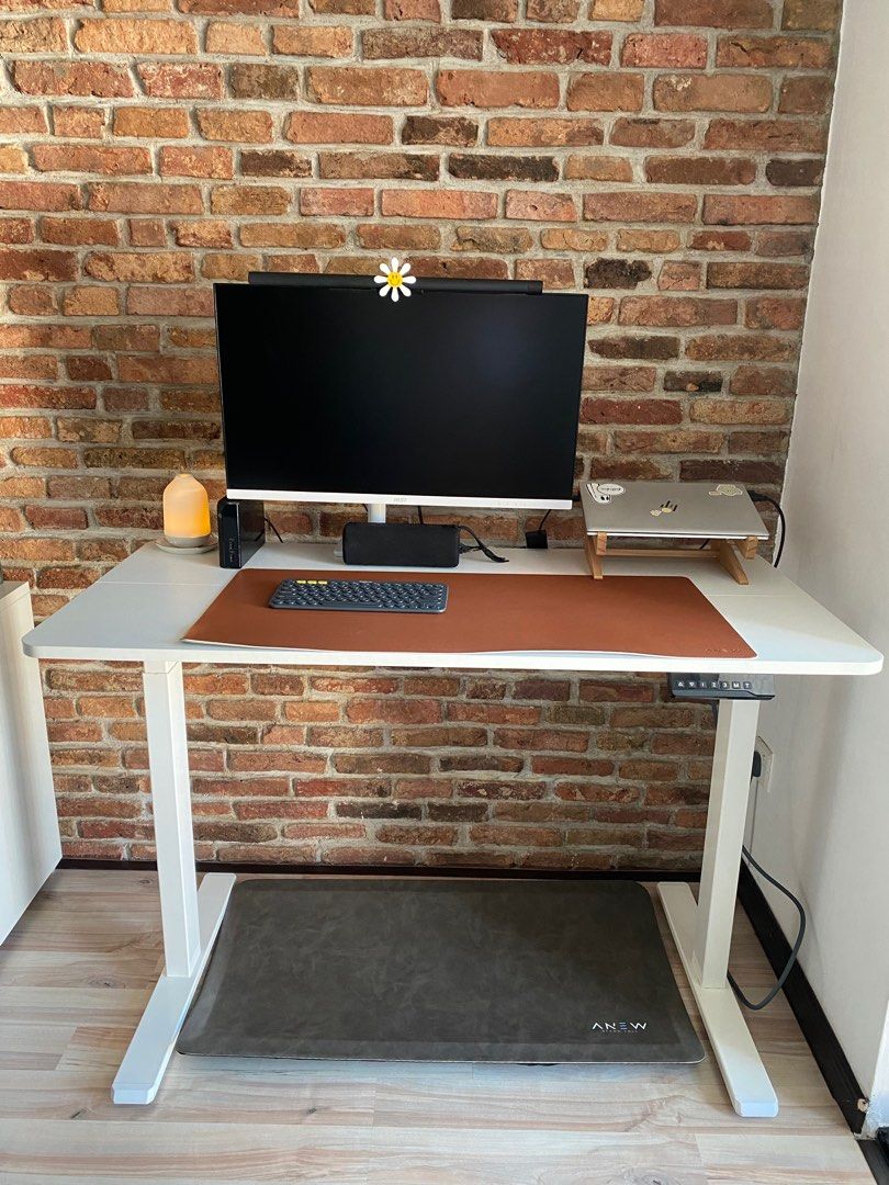 Preloved deals computer desk