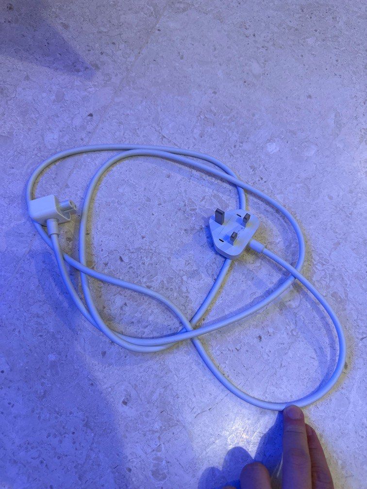 Apple extension cord, Computers & Tech, Parts & Accessories, Chargers
