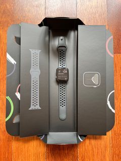 Apple Watch Nike SE 40mm + Free Apple Sport Band (Cyprus Green)