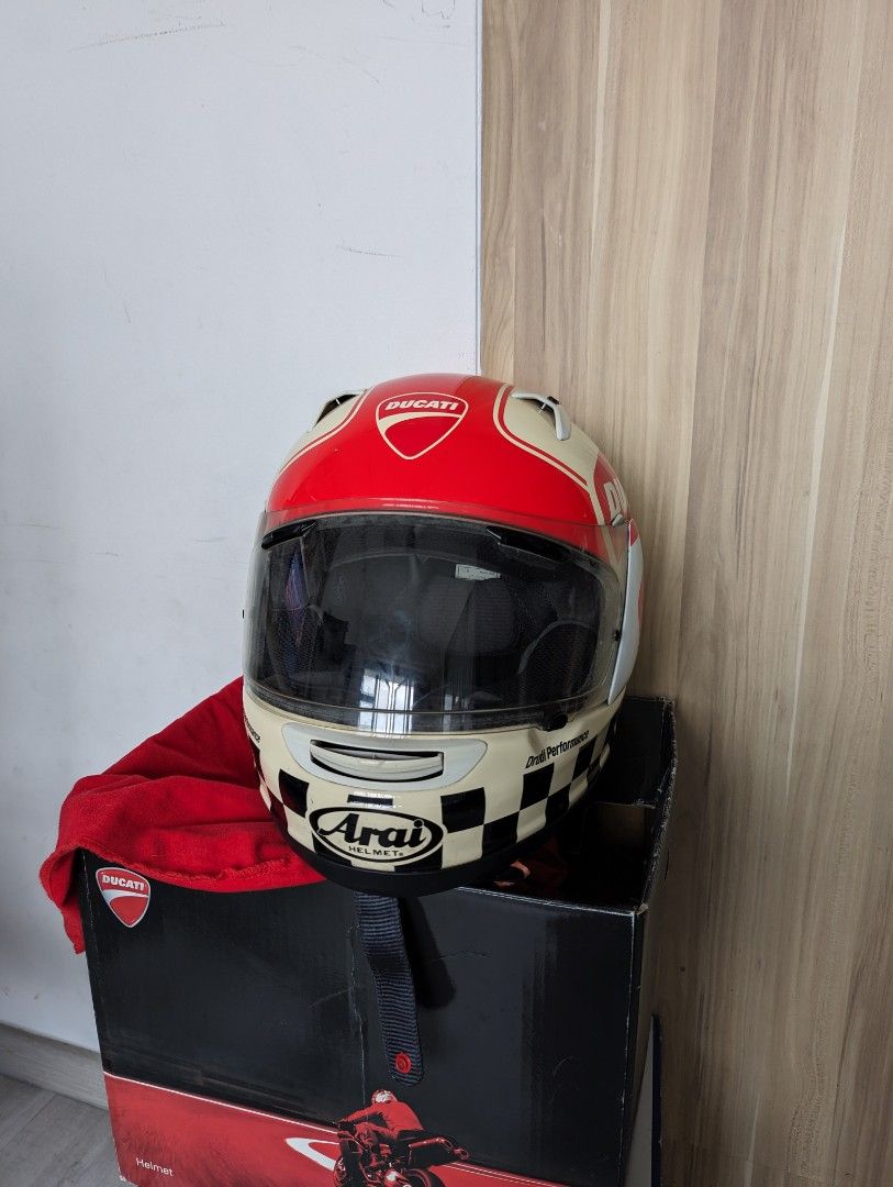 Casco sales arai ducati