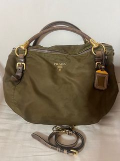 Leather clutch bag Prada Black in Leather - 31685160