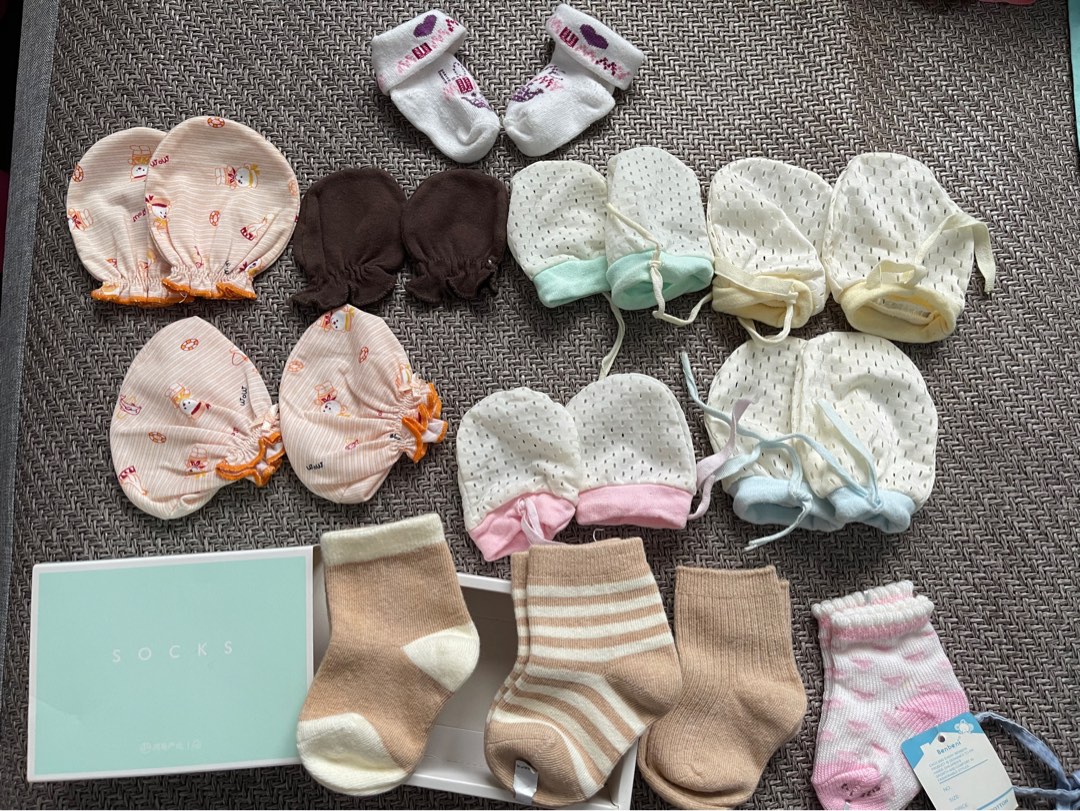 Newborn socks and mittens outlet