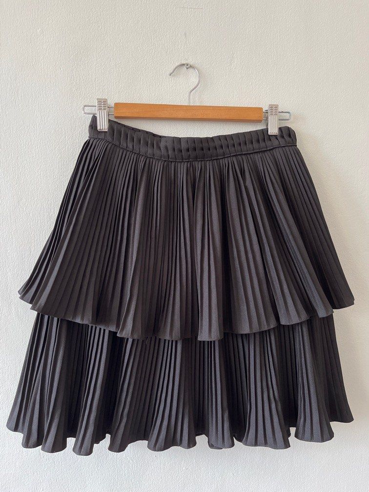 Black electric pleated deals skirt