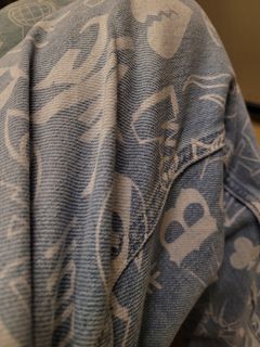 Bershka 塗鴉牛仔褲