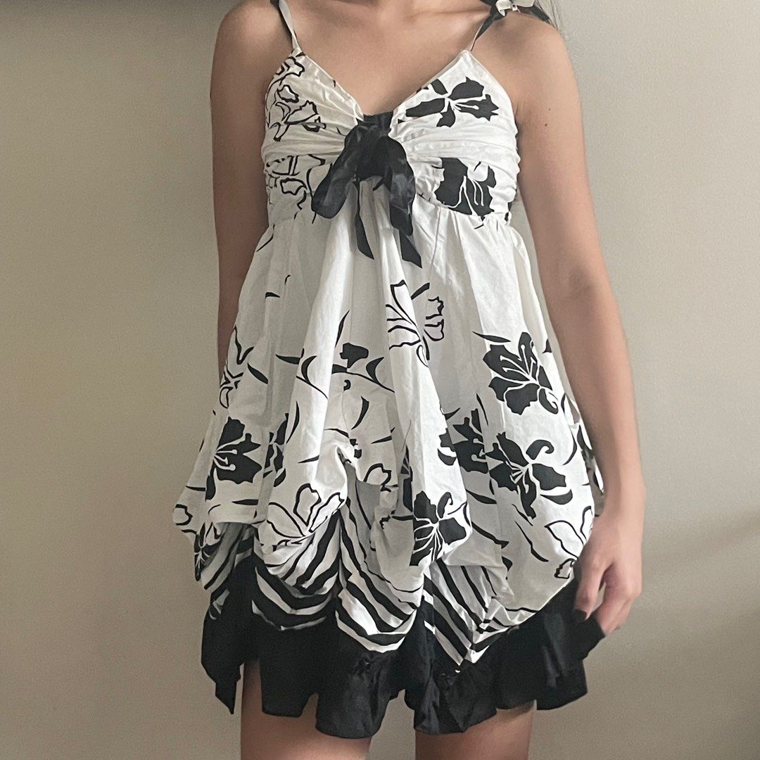 CHLOE BLACK & WHITE BALLOON SHORT DRESS