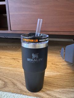 Stanley classic iceflow 20oz, Furniture & Home Living, Kitchenware &  Tableware, Water Bottles & Tumblers on Carousell