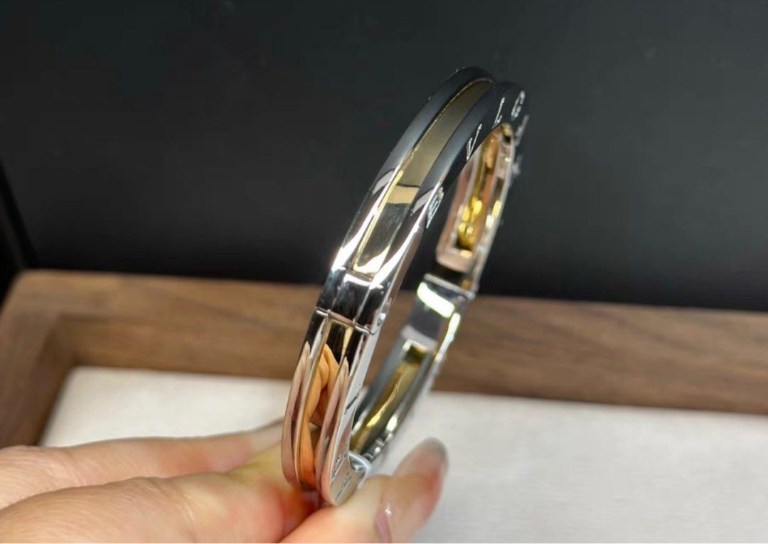 Bvlgari hot sale gold bangle