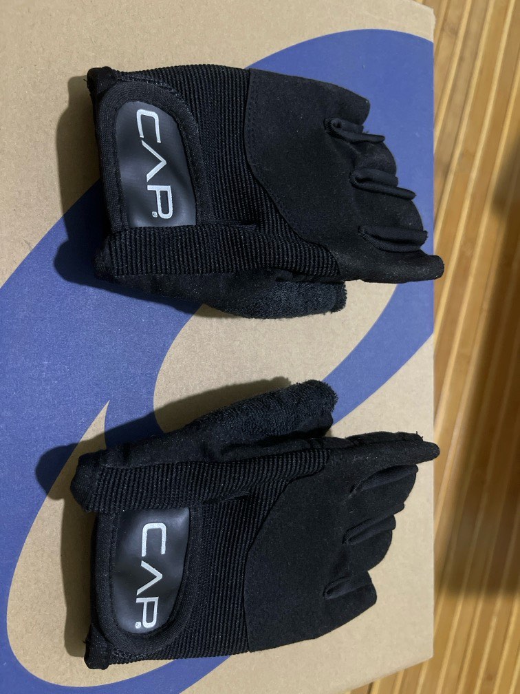 Cap workout gloves store