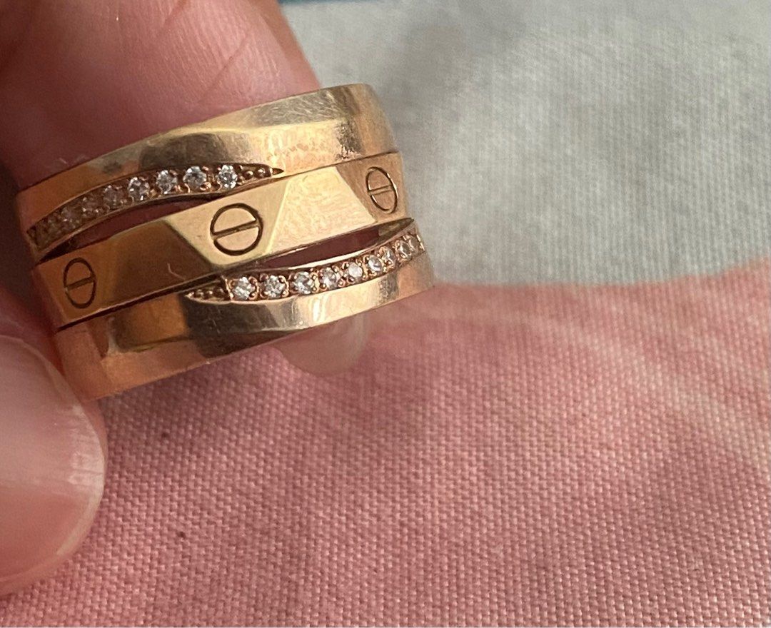 Cartier ring with stone outlet