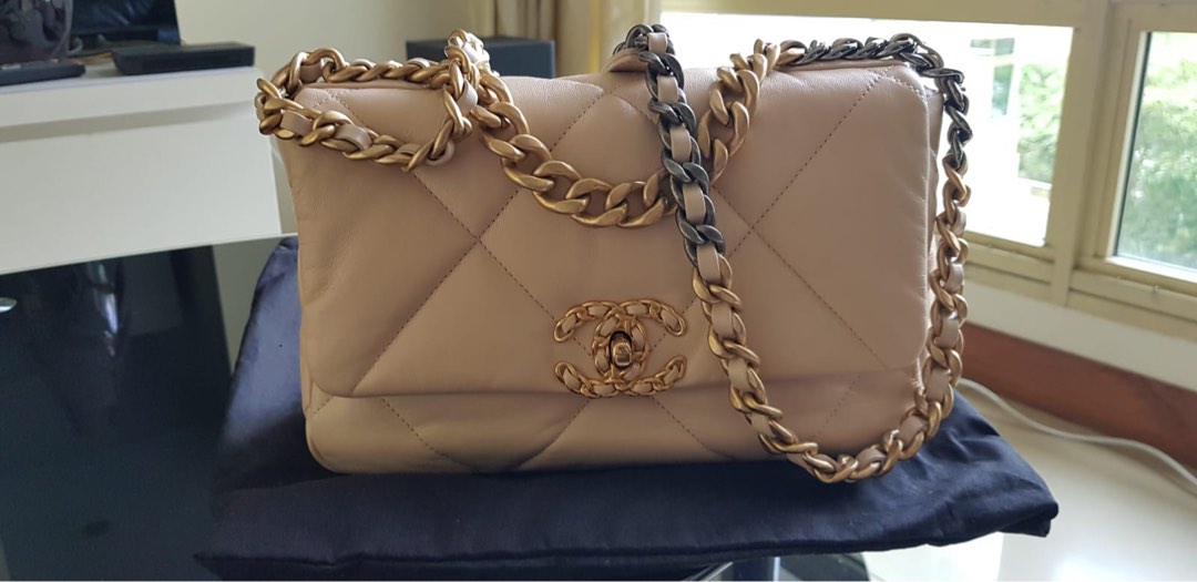 ✖️SOLD✖️ Chanel 19 in Small Dark Denim 3 tone HW, Luxury, Bags