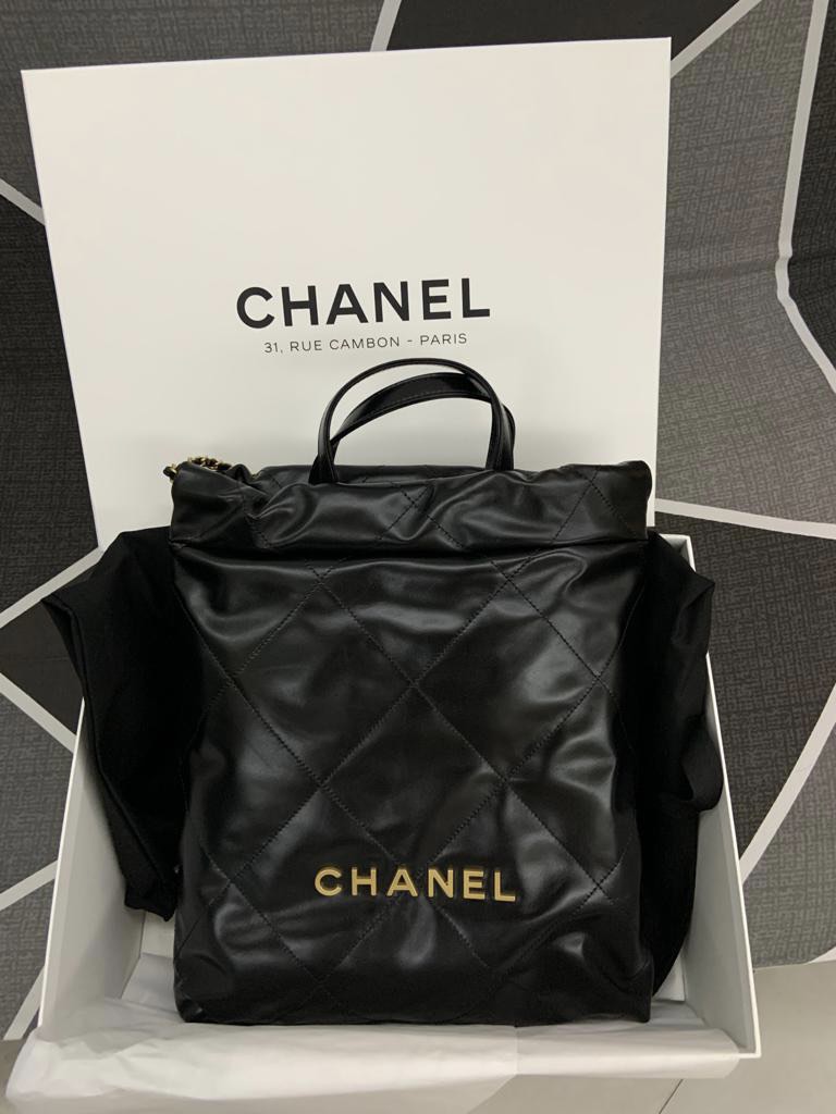 大號背囊Chanel 22 (LARGE BACKPACK CHANEL 22 ), 名牌, 手袋及銀包 Carousell