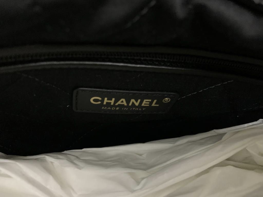大號背囊Chanel 22 (LARGE BACKPACK CHANEL 22 ), 名牌, 手袋及銀包 Carousell