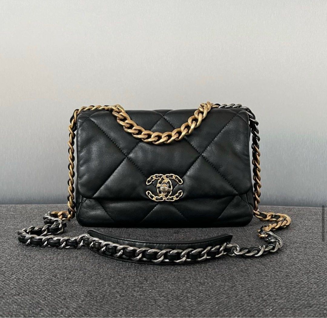 Chanel 19 Flap Bag Lambskin Large Black - 13 For Sale on 1stDibs