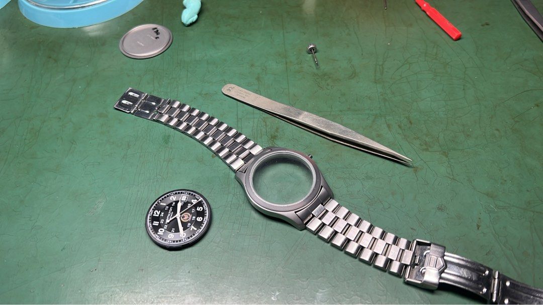 Changing acrylic crystals, Men's Fashion, Watches & Accessories