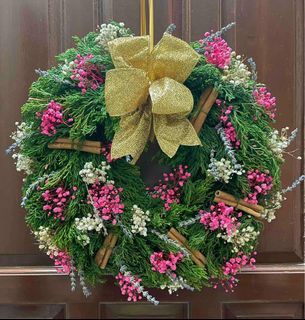 Christmas Wreath Decoration (Fresh and Dried Flowers)
