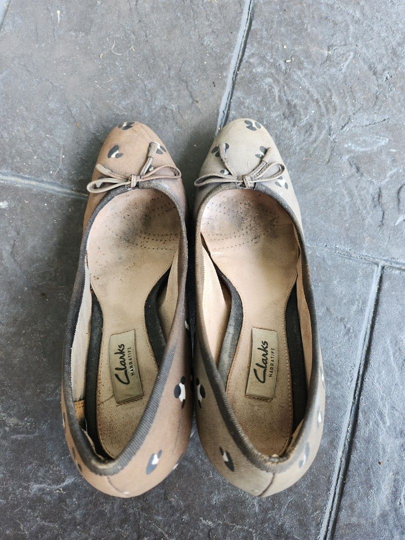 Clarks online comfortable heels