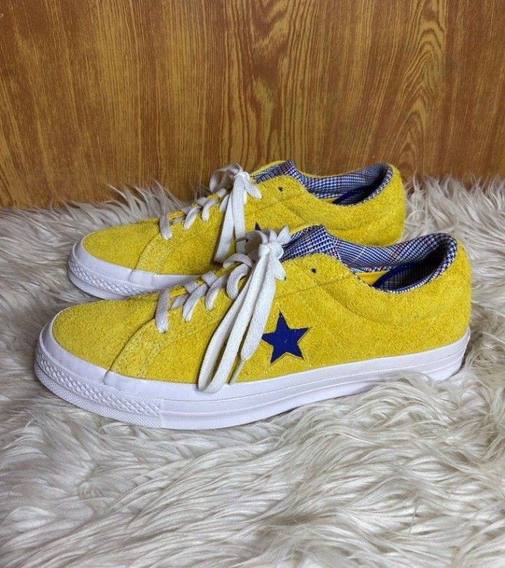 Converse one star size 43 Fesyen Pria Sepatu Sneakers di Carousell