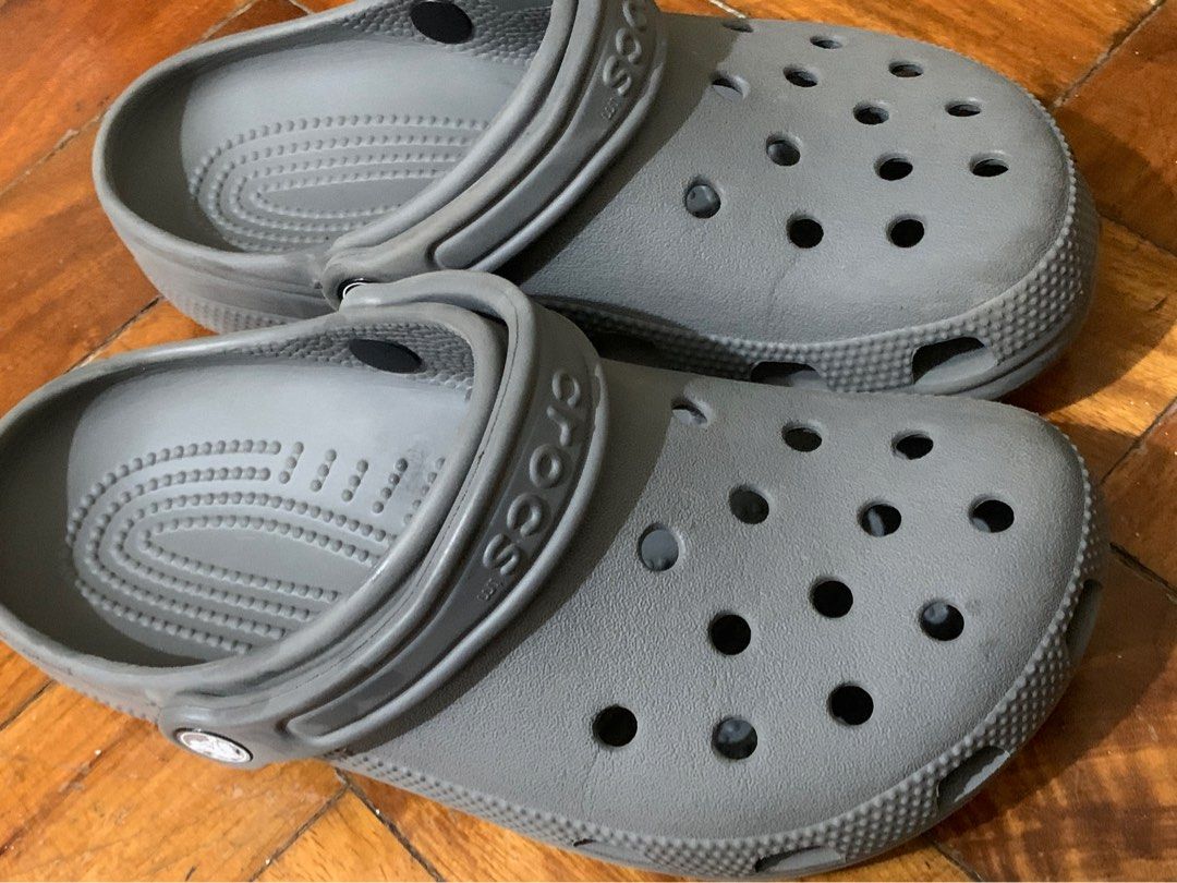 M5w7 crocs store