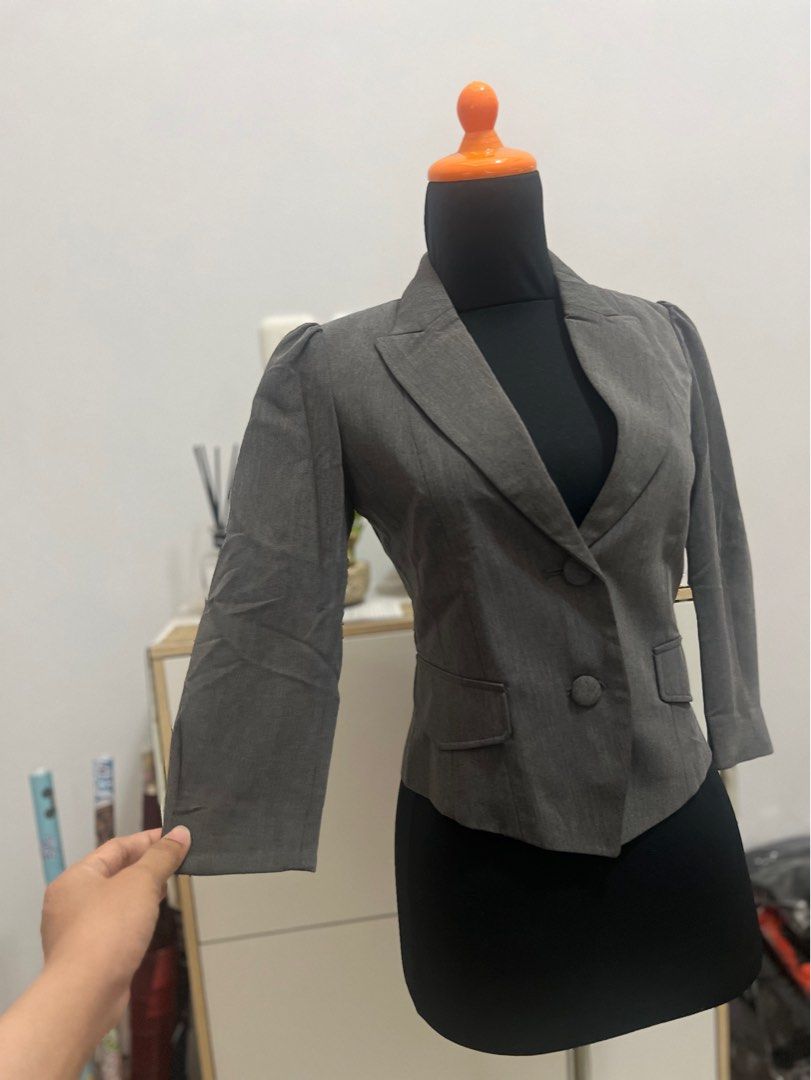 crop blazer blazer crop lengan 3/4 kondisi istimewa bagus crop blazer  korea korean style blazer cantik blazer full furing 2kancing