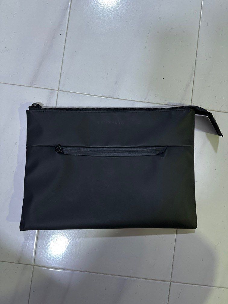 Crumpler laptop best sale sleeve 15