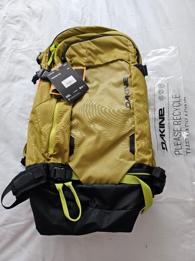 Dakine Poacher RAS 36L Snow Backpack BNIP BNIB Sports Equipment