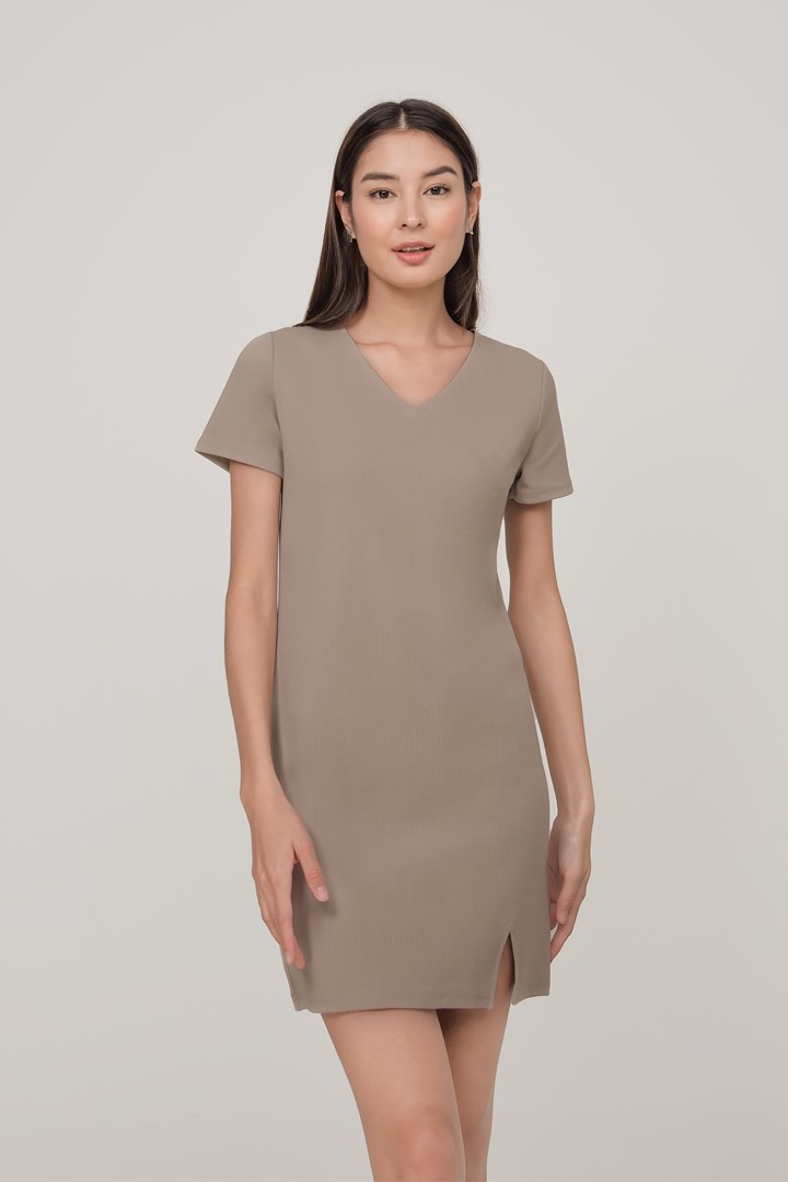 Fayth Channa Ribbed Slit Dress, Women's Fashion, Dresses & Sets, Dresses on Carousell Fayth Channa Ribbed Slit Dress, Women's Fashion, Dresses & Sets, Dresses on Carousell