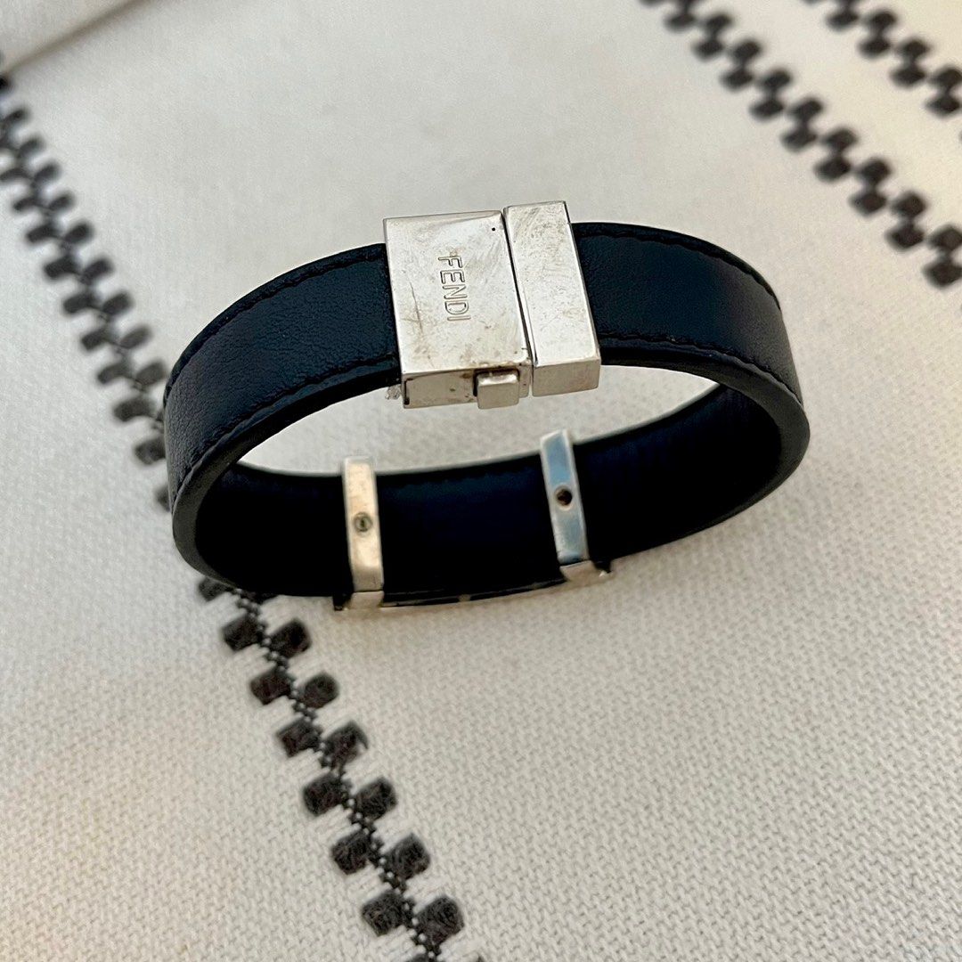 Leather bracelet Fendi Black in Leather - 33658958