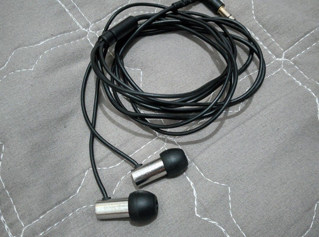 Final Audio E3000 🇯🇵 (Category: Headphones & Headsets) located in Makati City. Submitted by itsluisyall (Listing ID 1265292177, Image 1). Description: final audio e3000 in-ear earphones japan company kind of high-end srp: 2.5k to 3k php binigay lang cosmetic issues right piece doesn't work no accessories might sell it for reasonable price or offer me, thank you mop: gcash loc: makati.