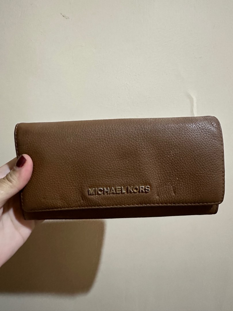 Michael kors brown deals wallet sale