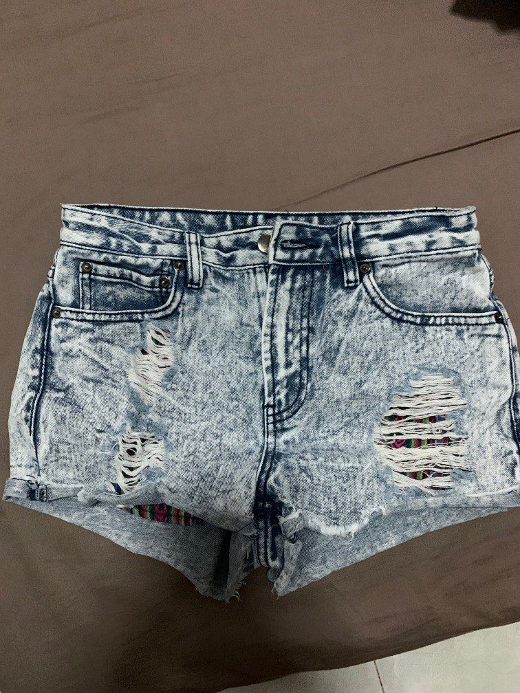 Forever 21 ripped jeans shorts Women s Fashion Bottoms Shorts on Carousell