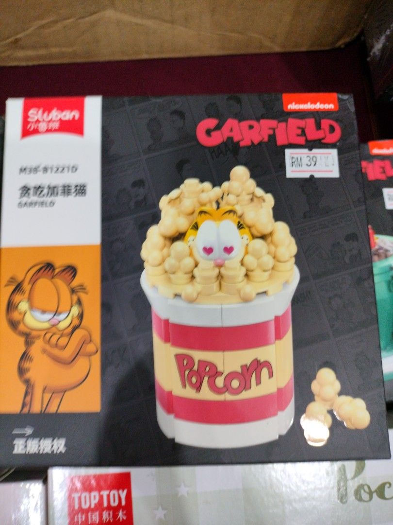 Garfield Building Blocks, Hobbies & Toys, Toys & Games on Carousell