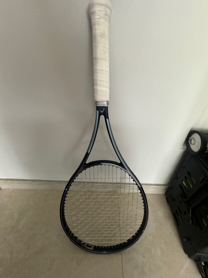 Head Gravity Pro Tennis Racket (L2 grip), Sports Equipment, Sports