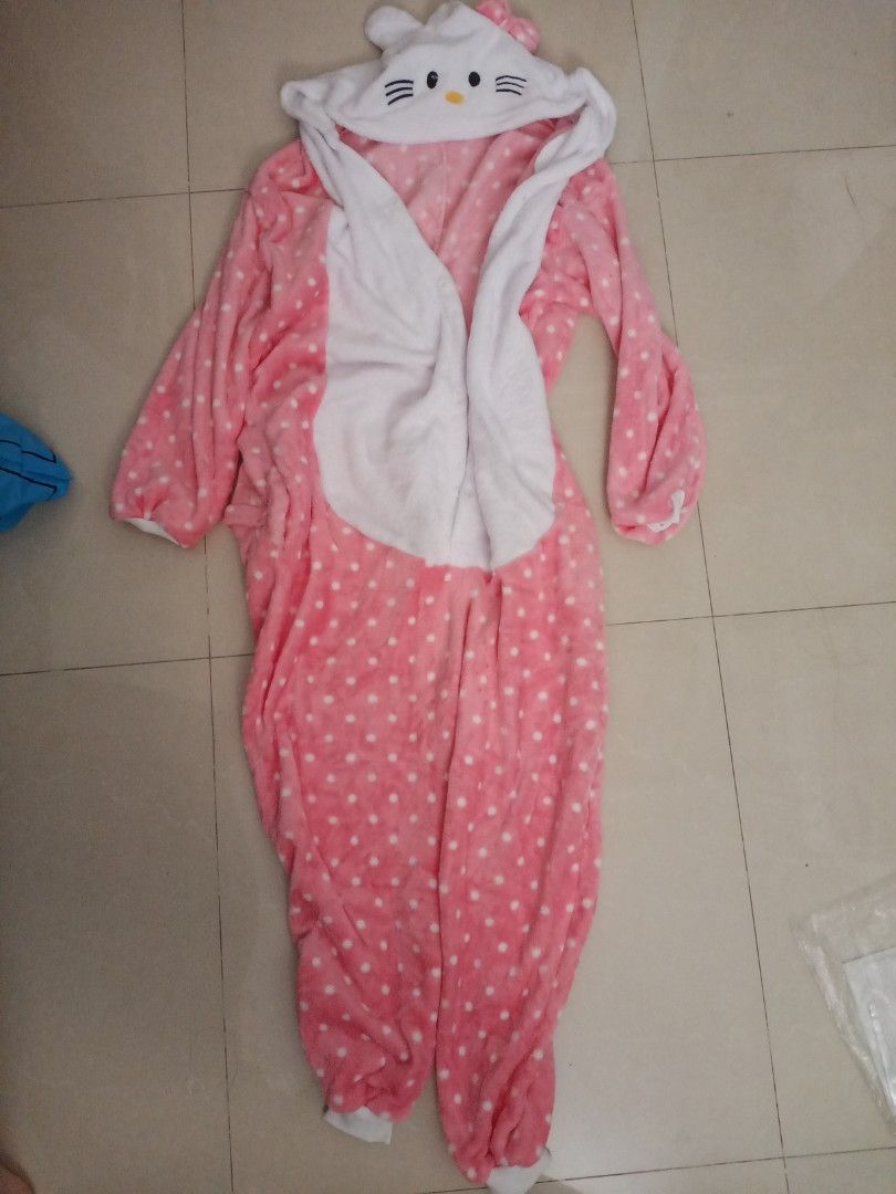 Hello kitty onesie baby clearance