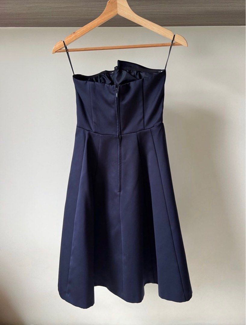 h&m navy blue dress H&M Ruffle Collar Navy Floral Dress- Size 4 – The Saved Collection main image 1