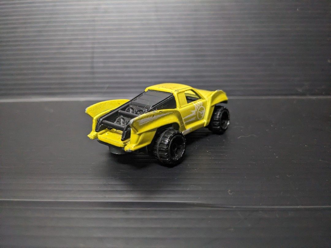 Hot wheels hot sale yellow truck