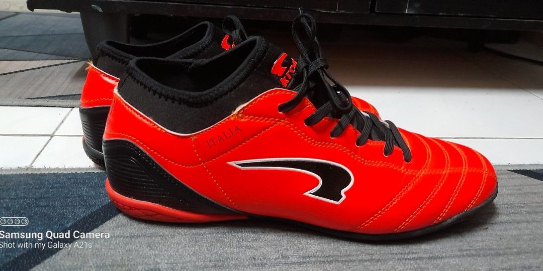 Kronos futsal shoes store