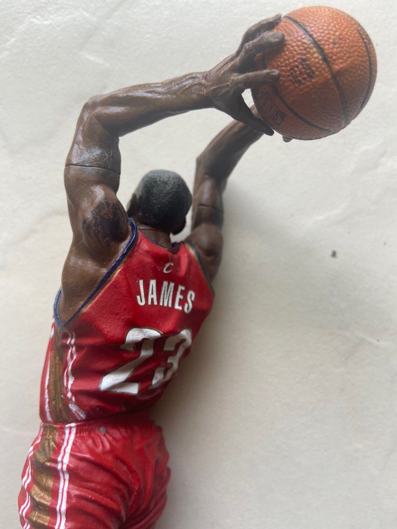 figurine nba lebron james