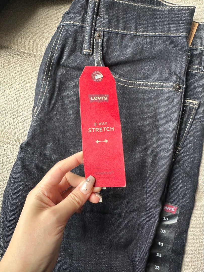 Levis 2 way stretch top
