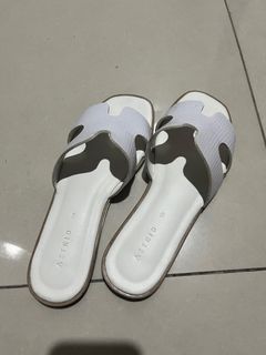 (Like New) Aztrid Colori Flats Sandals