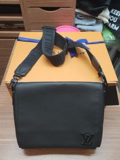 Trio messenger leather bag Louis Vuitton Black in Leather - 23511929