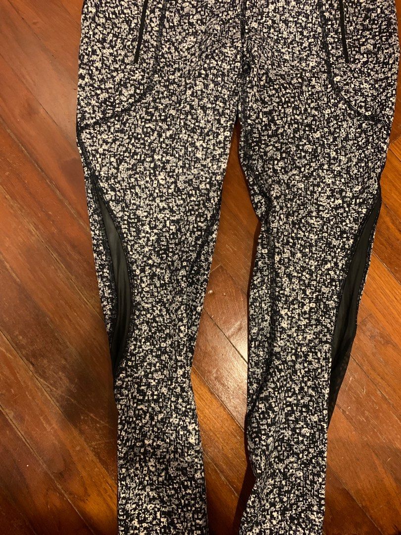 Womens Lululemon Leggings size 8 animal/ graphic print ca 35801 rn 106259