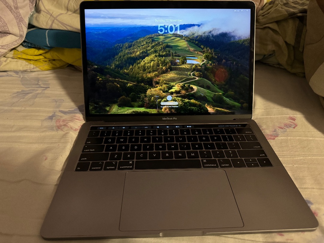 激安の MacBook Retina 新同 Pro 1TB 16G i7 2017 13 ノートPC