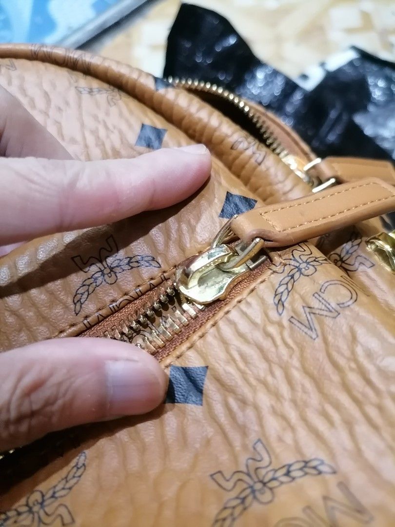 Mcm store ykk zipper