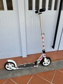 Micro adult scooter in white