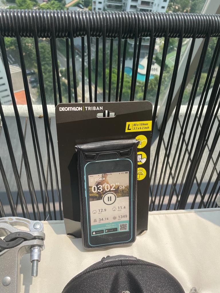 Triban smartphone holder store