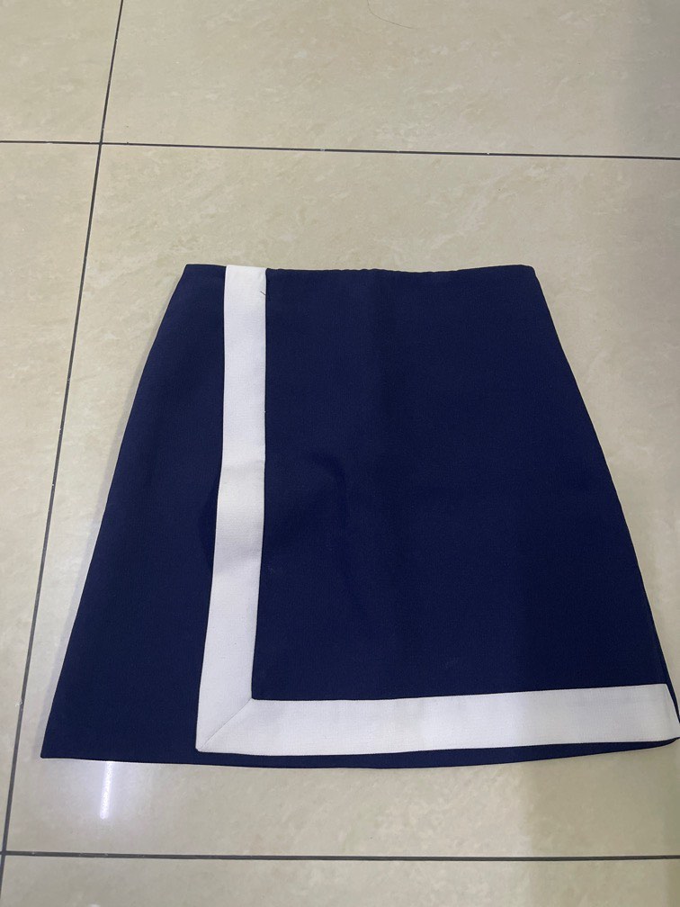 Navy blue short skirt, Women's Fashion, Bottoms, Skirts on Carousell