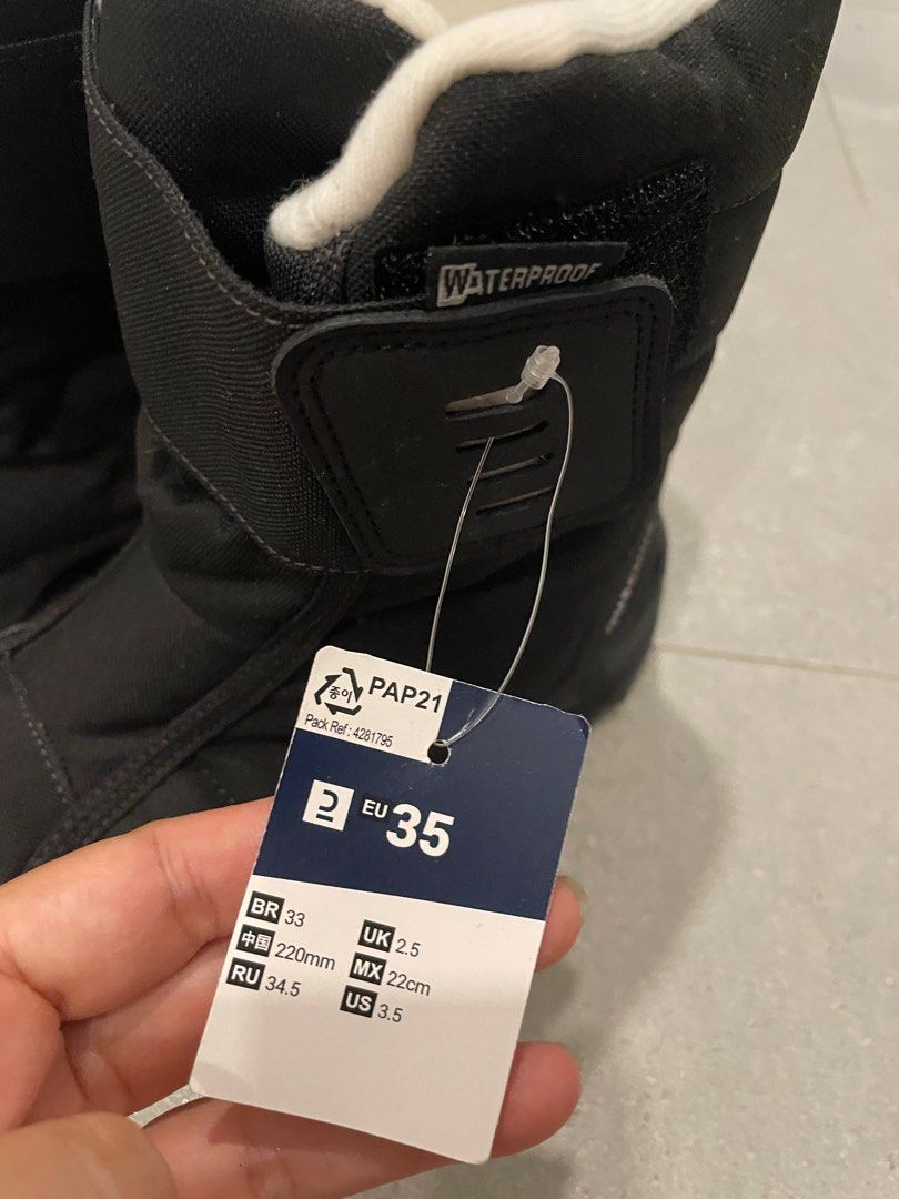 New Decathlon kids ski boots