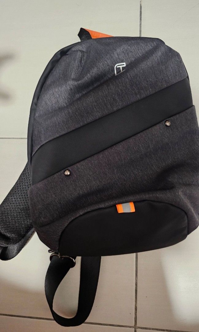 NEW Tangcool sling bag