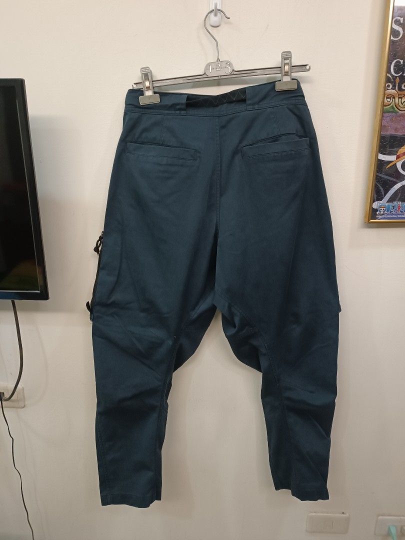 NIKE ACG Woven Cargo pants * small w30-w32, 他的時尚, 褲子, 長褲在